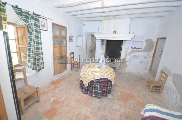 Image No.4-2 Bed Country House for sale