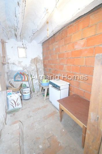 Image No.6-2 Bed Country House for sale