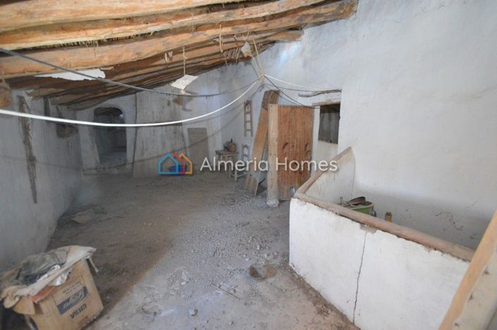 Image No.8-2 Bed Country House for sale