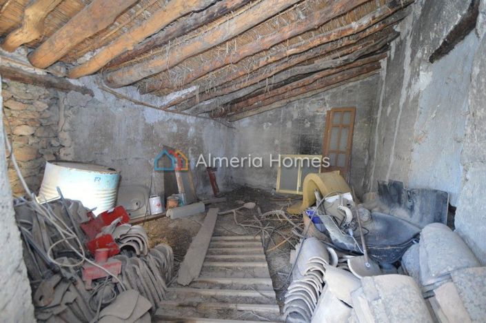 Image No.9-2 Bed Country House for sale