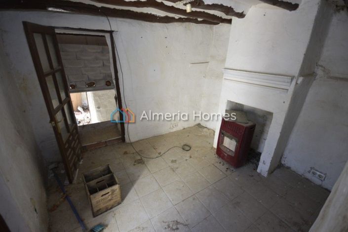 Image No.12-4 Bed Country House for sale