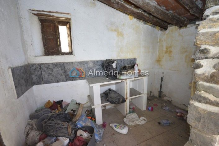 Image No.20-4 Bed Country House for sale