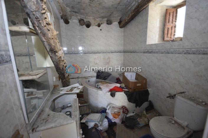 Image No.21-4 Bed Country House for sale