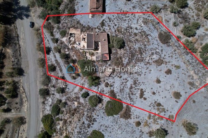 Image No.5-4 Bed Country House for sale