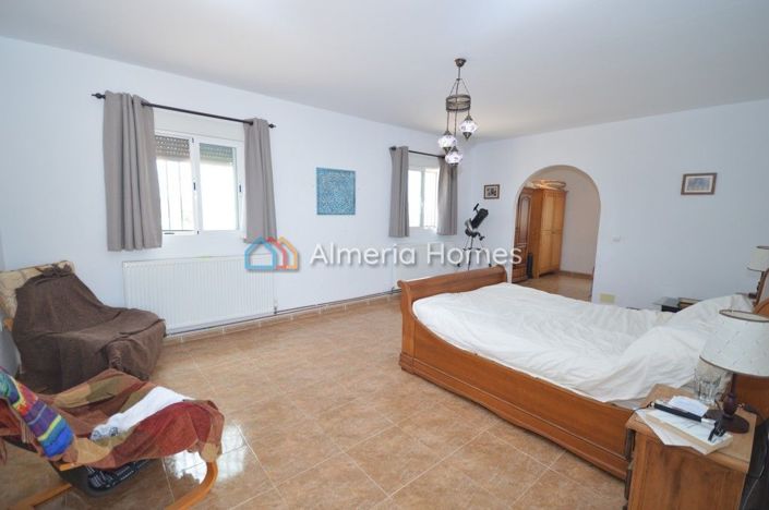 Image No.17-4 Bed Villa for sale