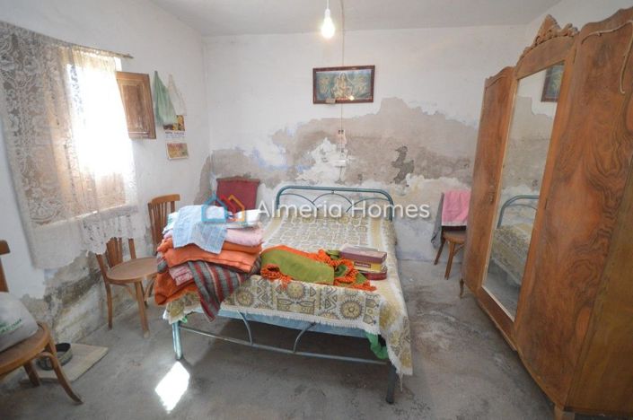 Image No.3-Maison de campagne de 4 chambres à vendre à Oria