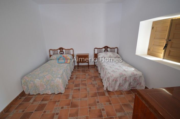 Image No.4-5 Bed Country House for sale