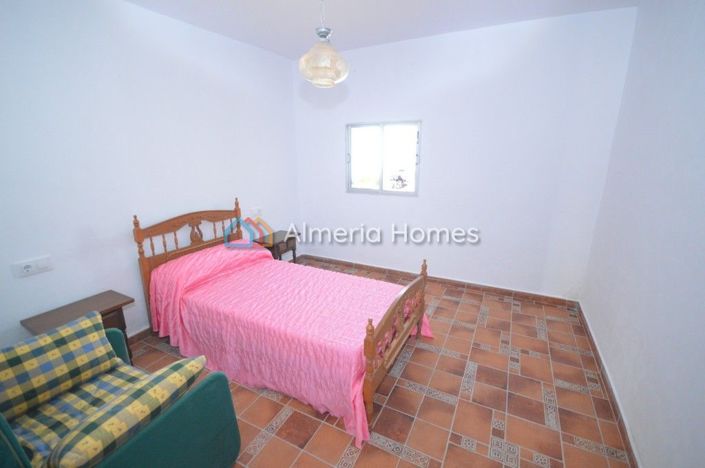 Image No.8-5 Bed Country House for sale