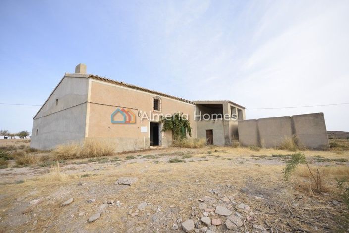 Image No.1-Maison de campagne de 5 chambres à vendre à Albox