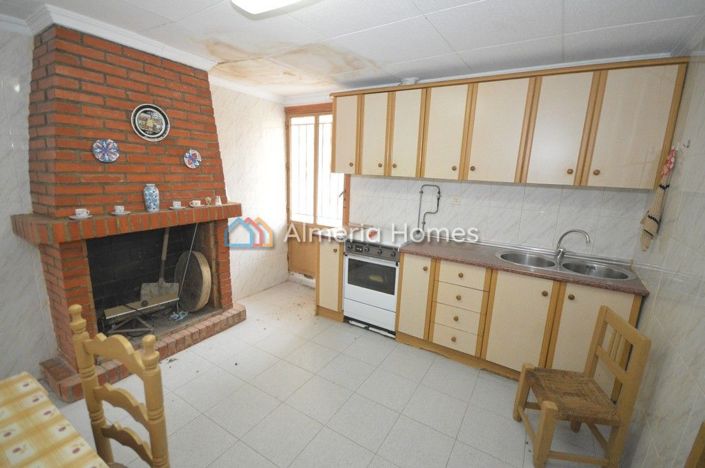 Image No.9-5 Bed Country House for sale