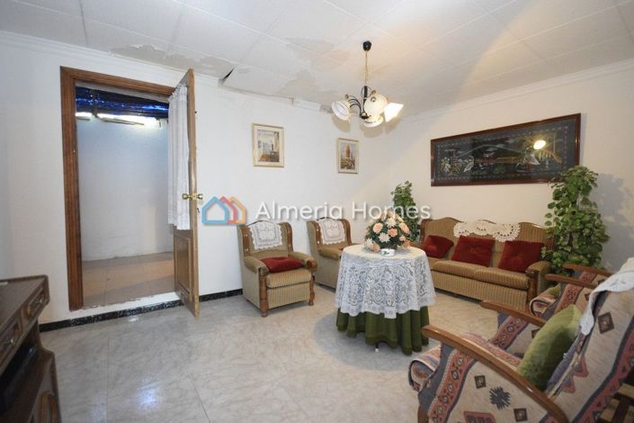 Image No.11-4 Bed Country House for sale