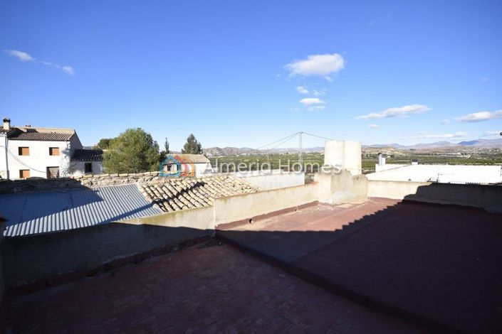 Image No.19-4 Bed Country House for sale