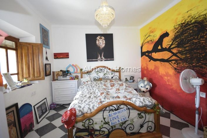 Image No.13-7 Bed Country House for sale
