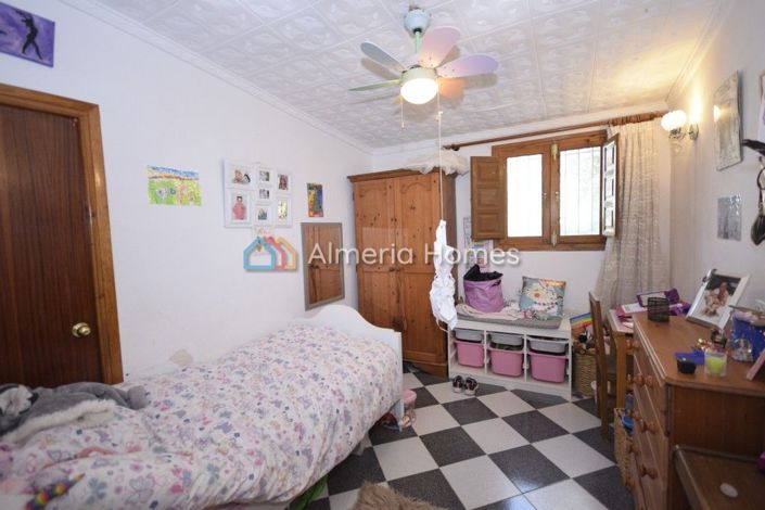 Image No.14-7 Bed Country House for sale