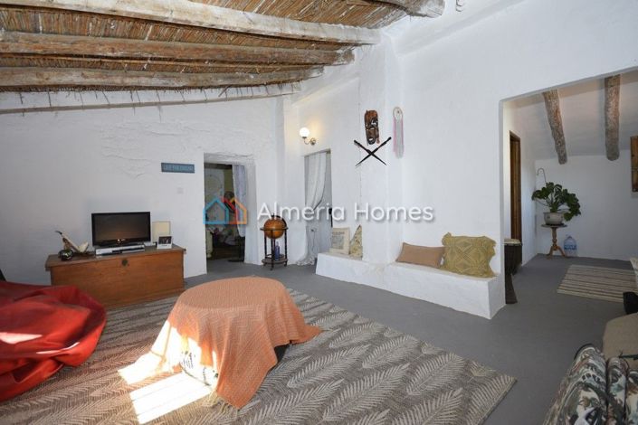 Image No.17-7 Bed Country House for sale