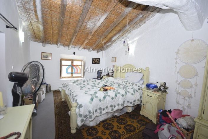 Image No.18-7 Bed Country House for sale