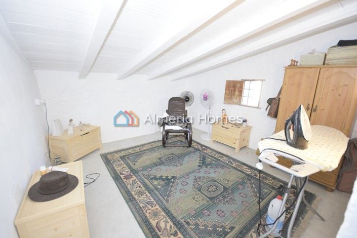 Image No.19-7 Bed Country House for sale