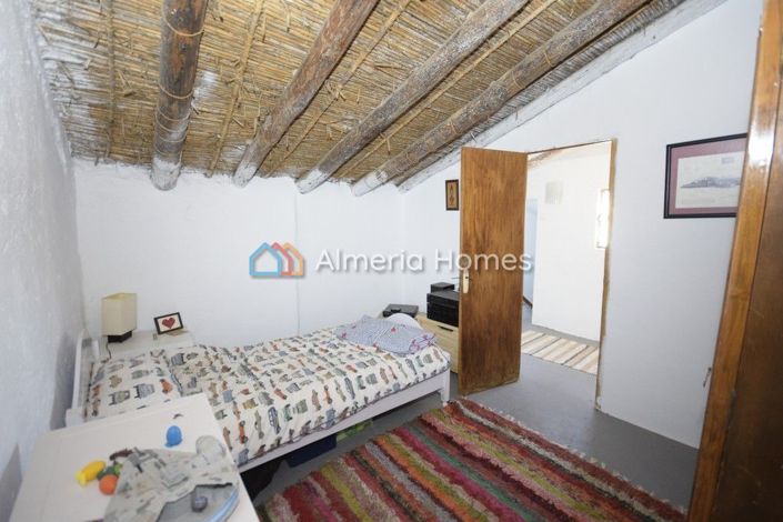 Image No.20-7 Bed Country House for sale