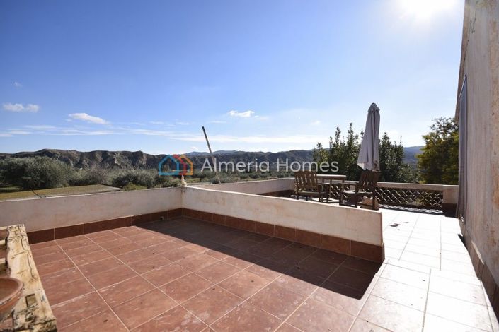 Image No.21-7 Bed Country House for sale