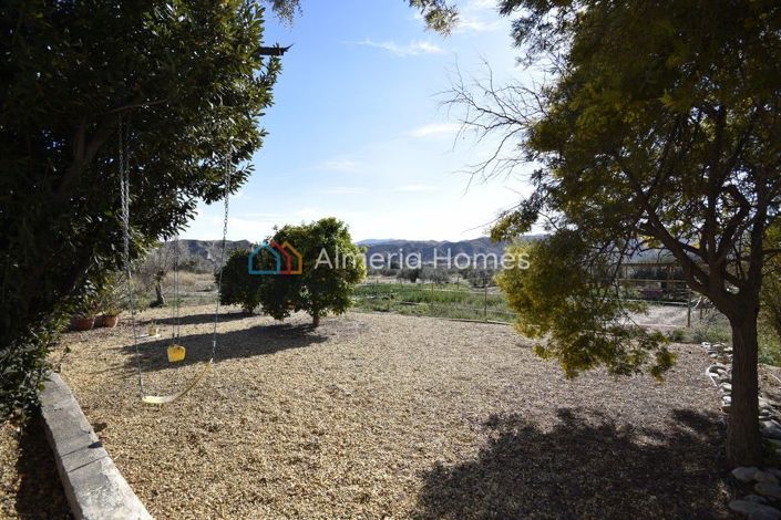 Image No.7-7 Bed Country House for sale