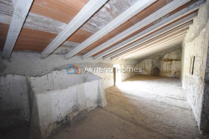 Image No.6-4 Bed Country House for sale