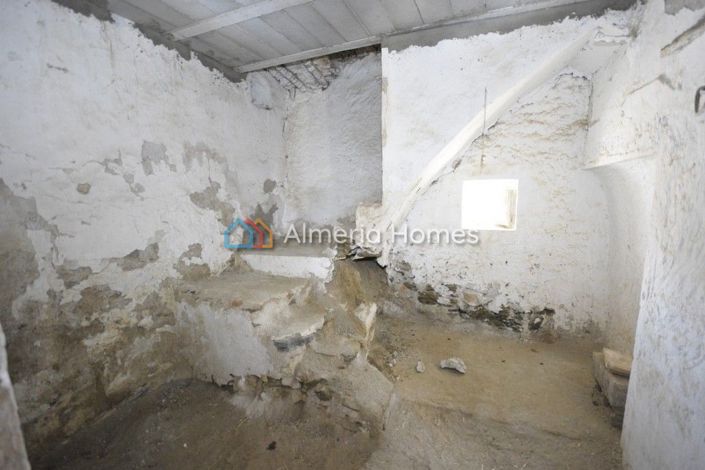 Image No.7-4 Bed Country House for sale