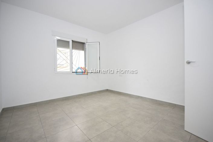 Image No.12-6 Bed Country House for sale