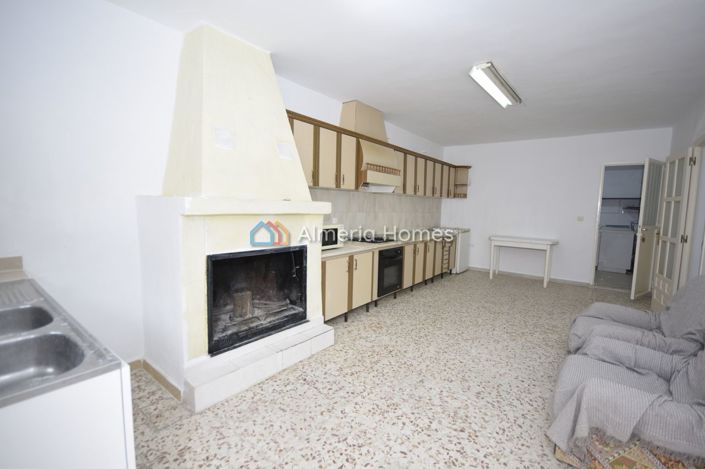 Image No.15-6 Bed Country House for sale