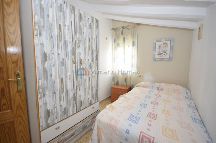 Image No.21-6 Bed Country House for sale