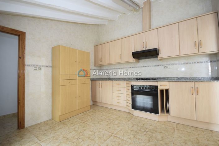 Image No.24-6 Bed Country House for sale