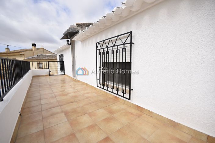 Image No.27-6 Bed Country House for sale