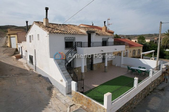 Image No.29-6 Bed Country House for sale