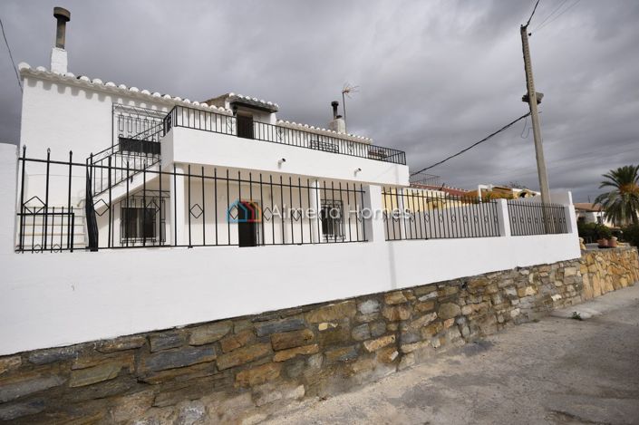 Image No.6-6 Bed Country House for sale