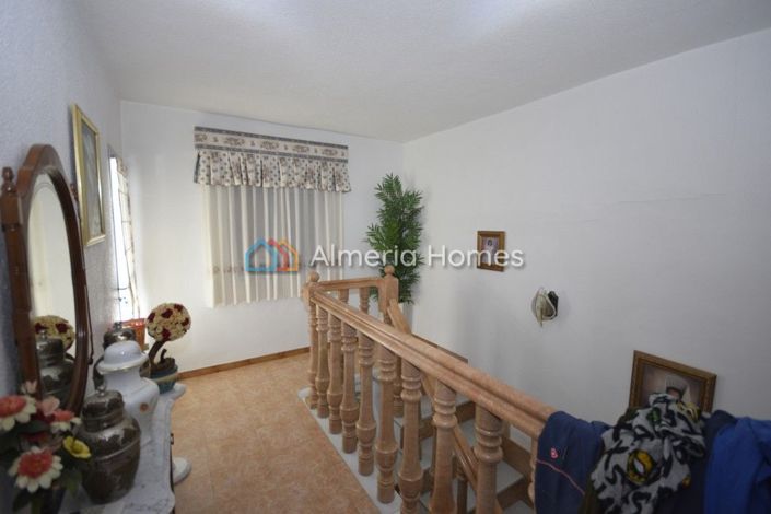 Image No.8-4 Bed Townhouse for sale