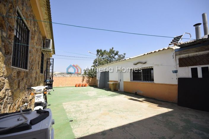 Image No.17-3 Bed Villa for sale