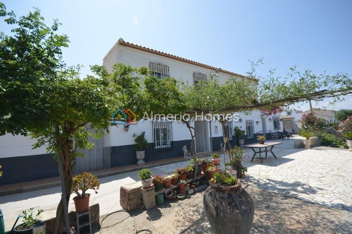 Image No.2-Maison de campagne de 7 chambres à vendre à Albox