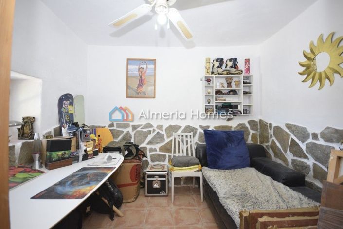 Image No.11-6 Bed Country House for sale