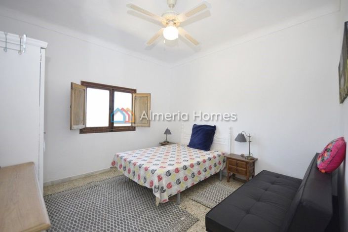 Image No.20-6 Bed Country House for sale