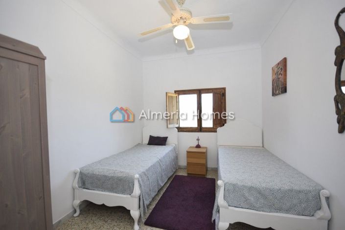 Image No.22-6 Bed Country House for sale