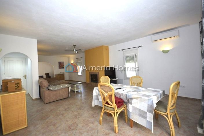 Image No.9-6 Bed Villa for sale