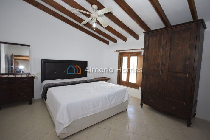 Image No.11-5 Bed Country House for sale