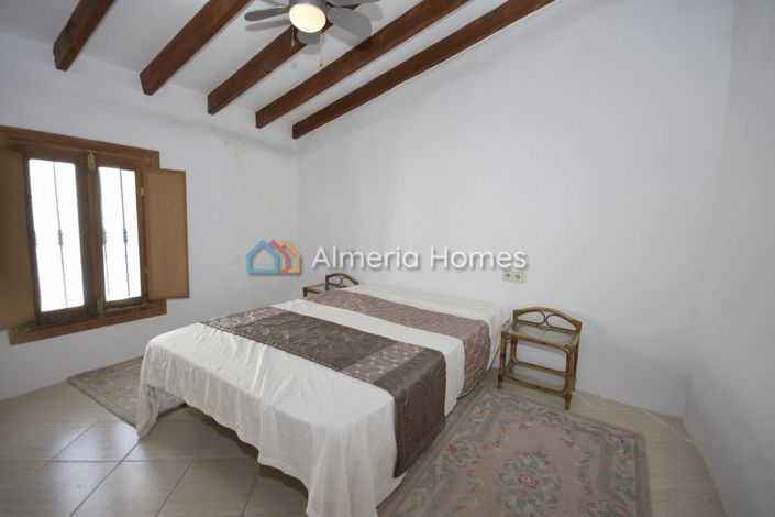 Image No.13-5 Bed Country House for sale