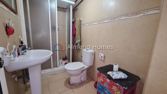 Image No.10-4 Bed Townhouse for sale