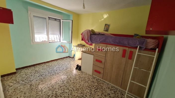 Image No.11-4 Bed Townhouse for sale