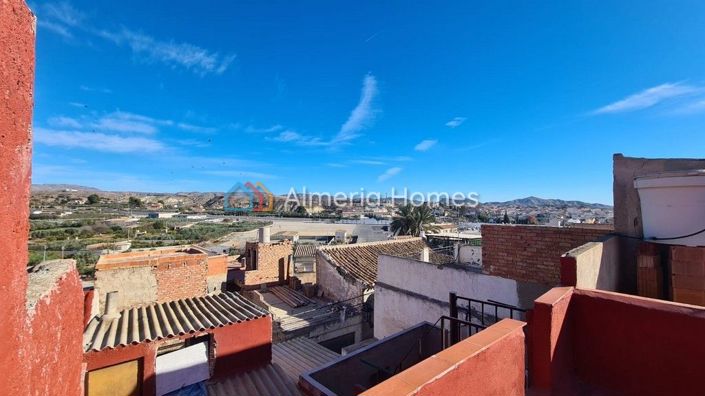 Image No.4-4 Bed Townhouse for sale