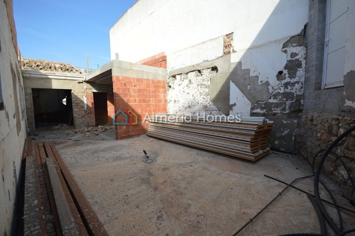 Image No.8-2 Bed Townhouse for sale