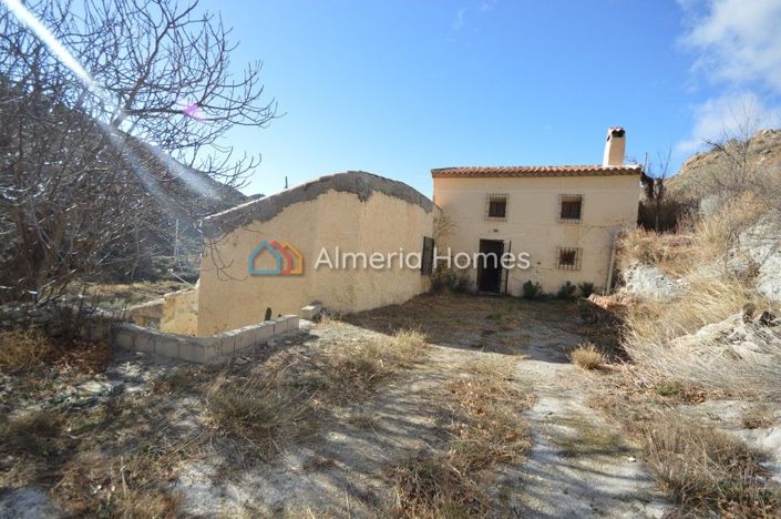 Image No.1-2 Bed Country House for sale
