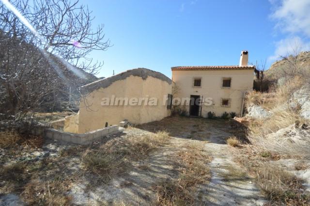 Image No.1-2 Bed Country House for sale