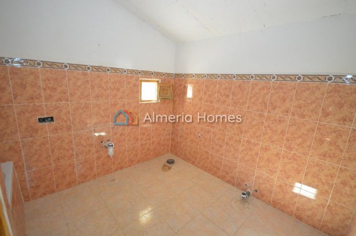 Image No.10-2 Bed Country House for sale