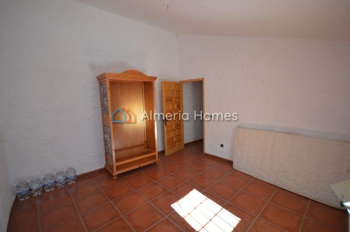 Image No.16-2 Bed Country House for sale